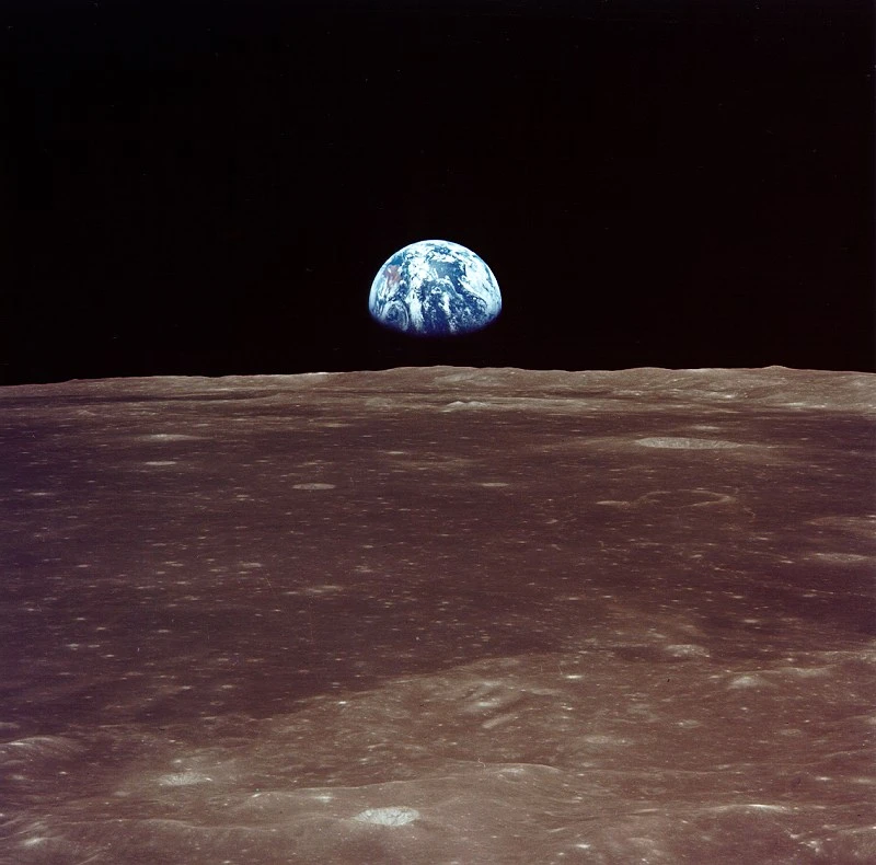 La Tierra vista desde la Luna. Foto capturada justo antes del aterrizaje. Fuente: NASA
